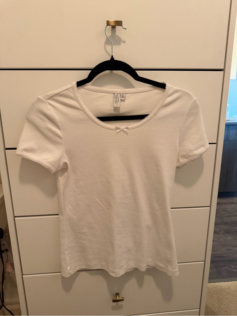 & Other Stories White Short Sleeve Scoop Neck Tee with Bow